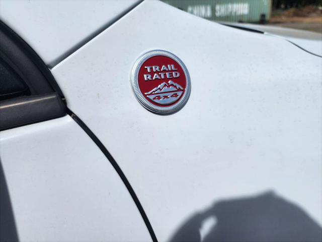 Photo of 2019 White Jeep Cherokee