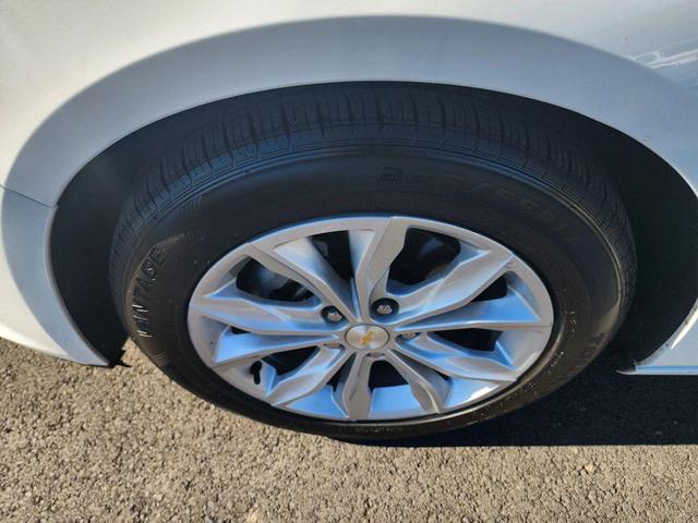 Photo of 2023 Summit White Chevrolet Malibu