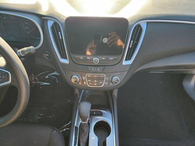 Photo of 2023 Summit White Chevrolet Malibu