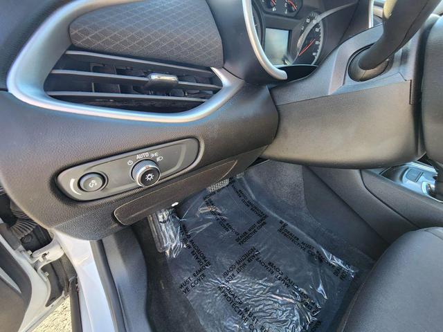 Photo of 2023 Summit White Chevrolet Malibu