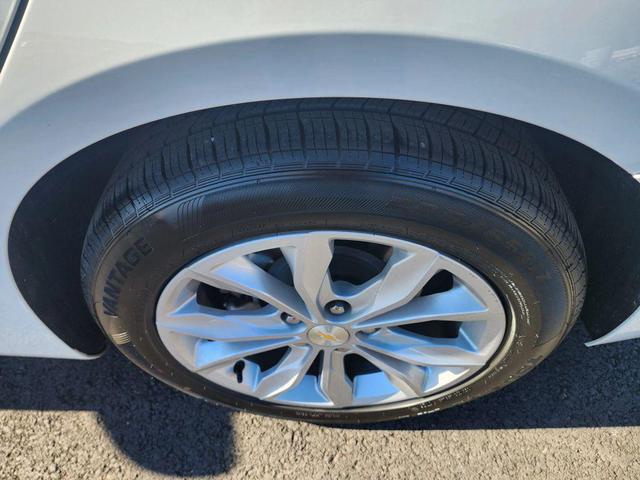Photo of 2023 Summit White Chevrolet Malibu