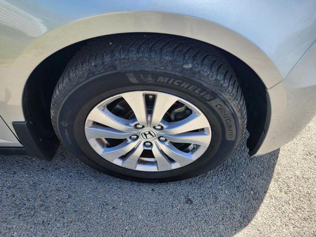 Photo of 2014 Silver Honda Odyssey