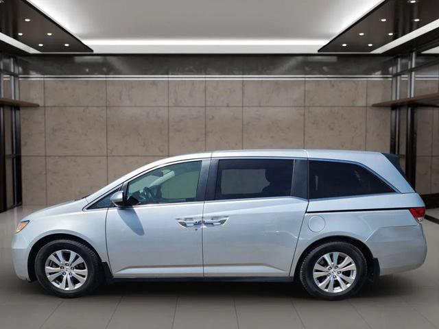 Photo of 2014 Silver Honda Odyssey