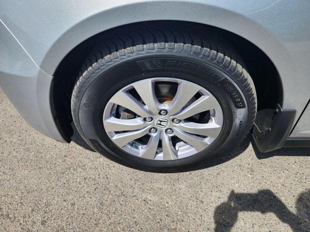 Photo of 2014 Silver Honda Odyssey