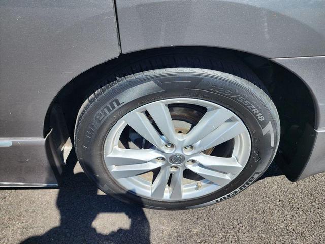 Photo of 2013 Silver Nissan Quest