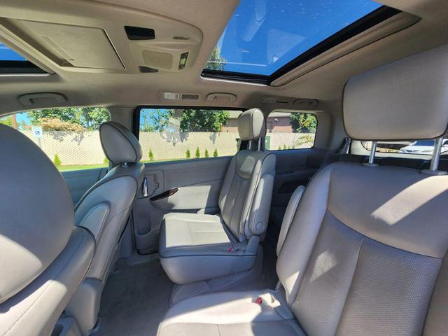Photo of 2013 Silver Nissan Quest