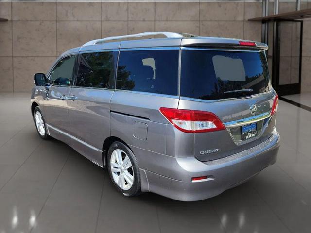 Photo of 2013 Silver Nissan Quest