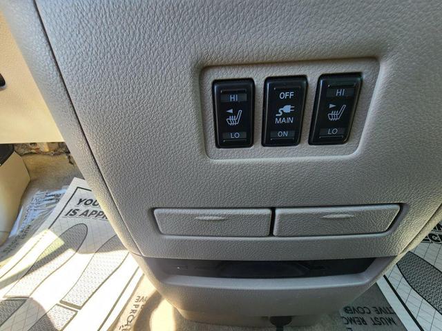 Photo of 2013 Silver Nissan Quest