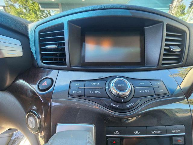 Photo of 2013 Silver Nissan Quest