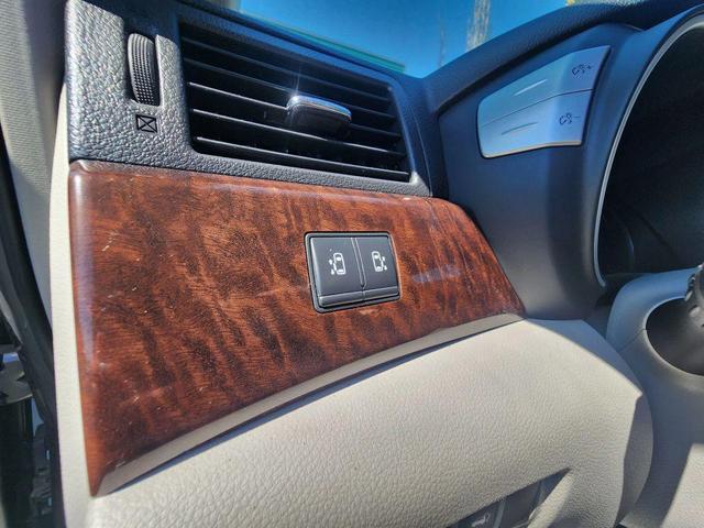 Photo of 2013 Silver Nissan Quest