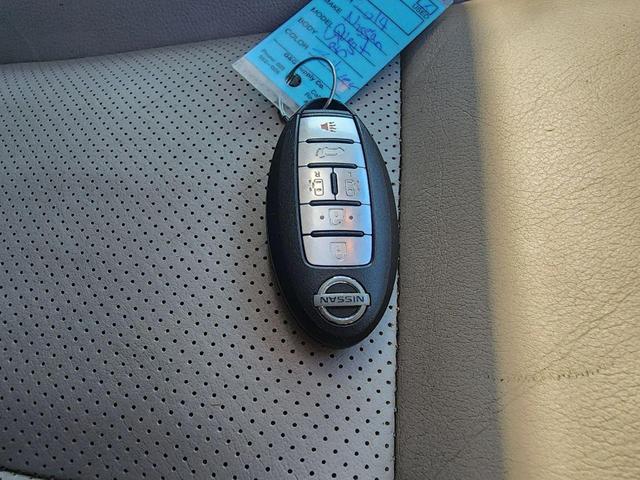 Photo of 2013 Silver Nissan Quest