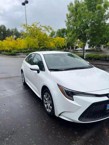 Photo of 2022 White Toyota Corolla
