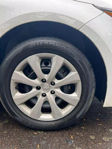 Photo of 2022 White Toyota Corolla