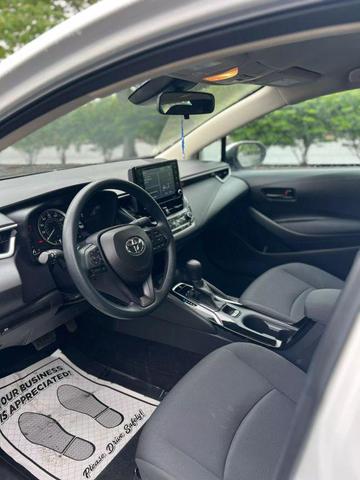 Photo of 2022 White Toyota Corolla