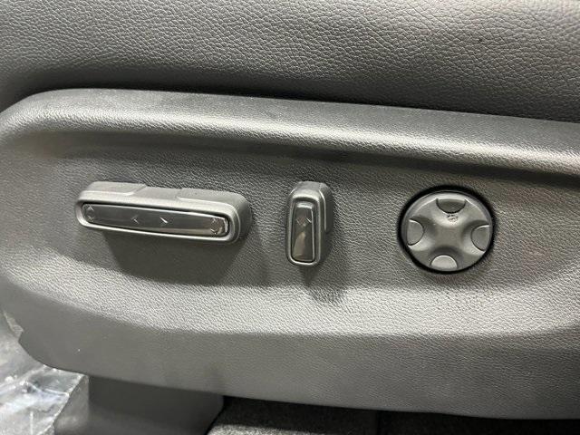 Photo of 2026 Solar Silver Metallic Honda Odyssey