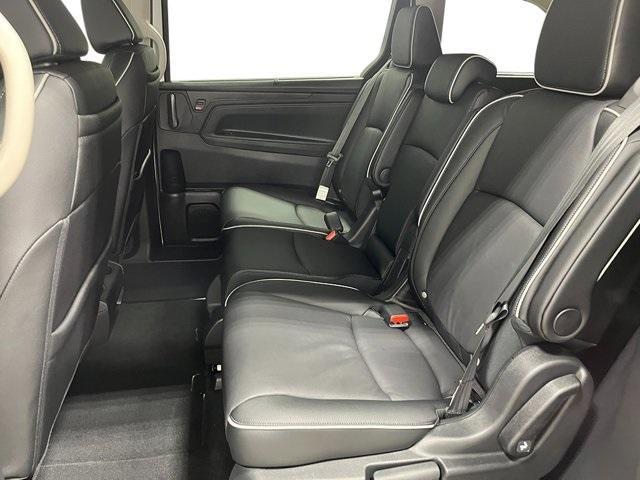 Photo of 2026 Solar Silver Metallic Honda Odyssey