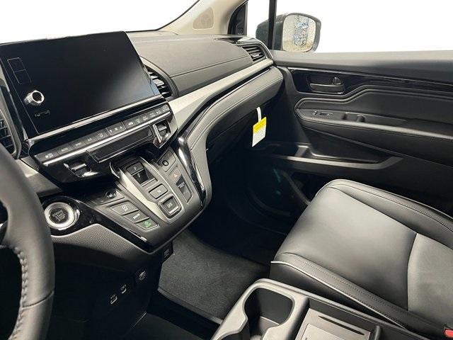 Photo of 2026 Solar Silver Metallic Honda Odyssey