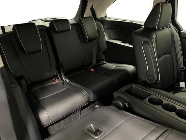 Photo of 2026 Solar Silver Metallic Honda Odyssey