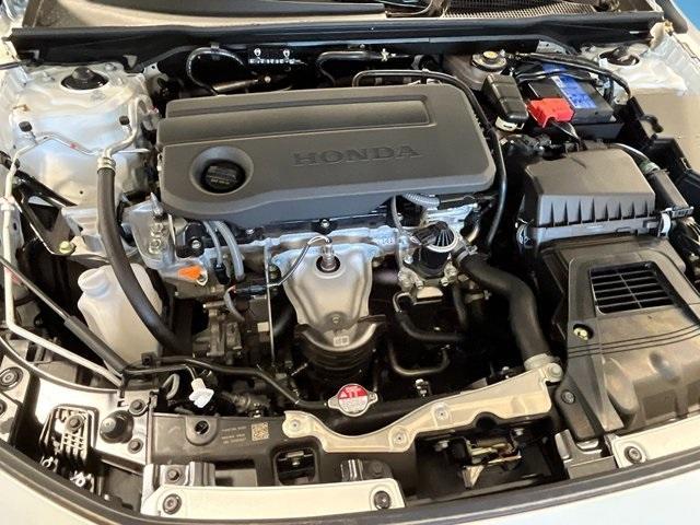 Photo of 2025 Platinum White Pearl Honda Civic