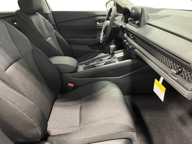 Photo of 2025 Platinum White Pearl Honda Accord