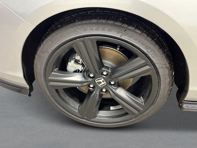 Photo of 2025 Solar Silver Metallic Honda Accord Hybrid