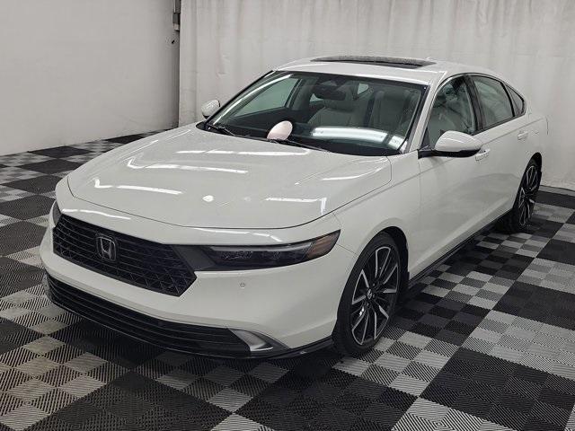 Photo of 2024 Platinum Honda Accord Hybrid