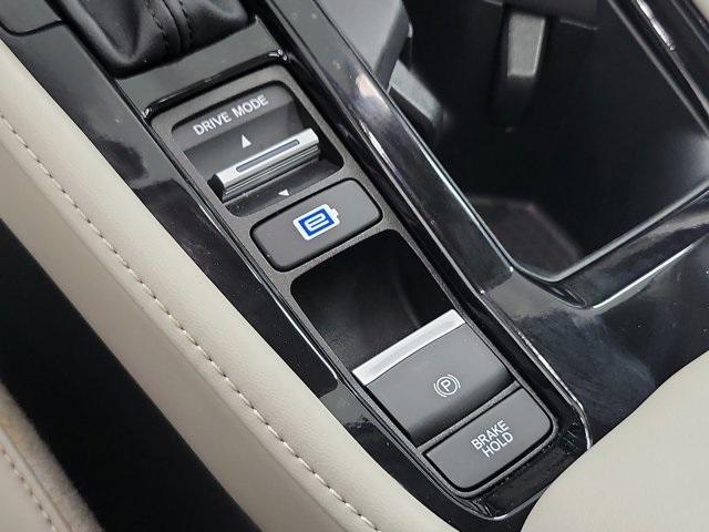 Photo of 2024 Platinum Honda Accord Hybrid
