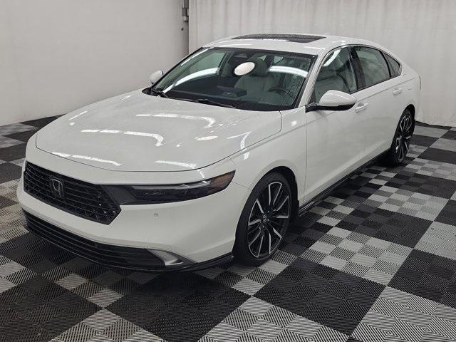 Photo of 2024 Platinum Honda Accord Hybrid