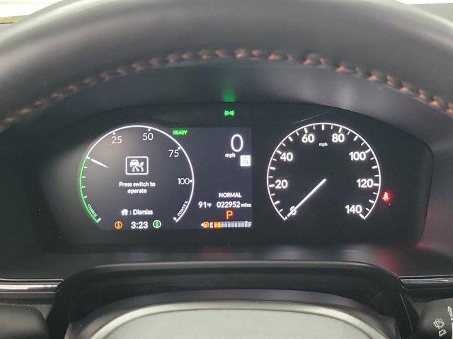 Photo of 2025 Silver Honda CR-V Hybrid