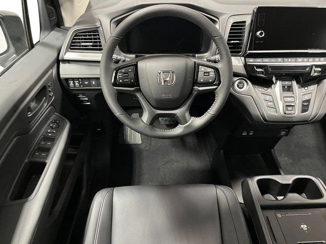 Photo of 2025 Platinum White Pearl Honda Odyssey