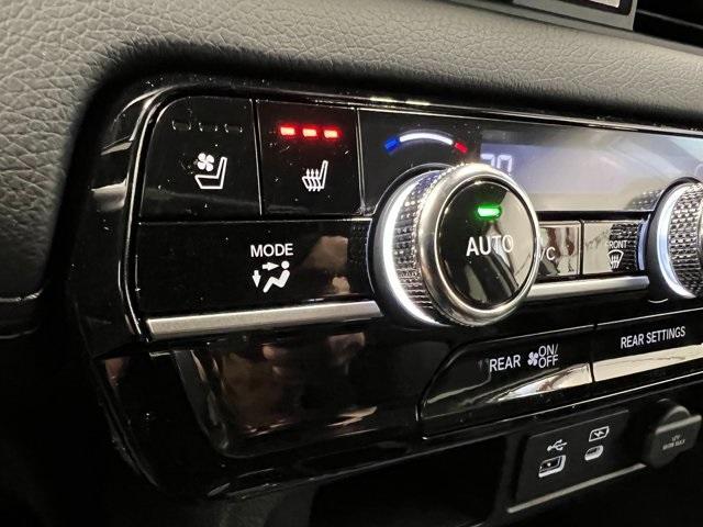 Photo of 2025 Platinum White Pearl Honda Pilot