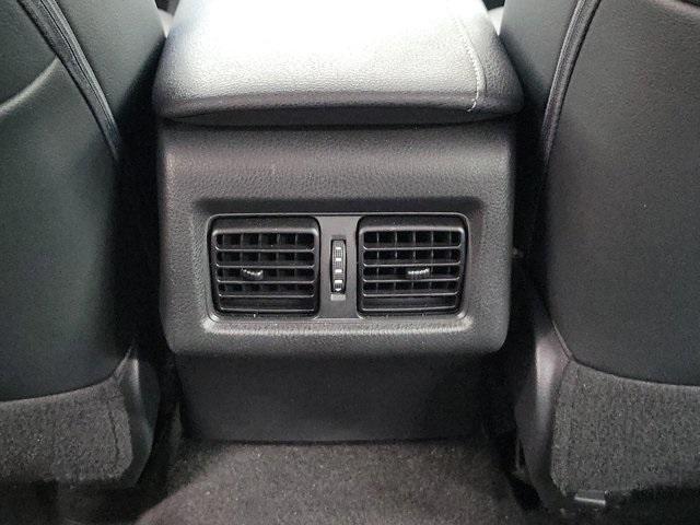 Photo of 2018 White Toyota Camry