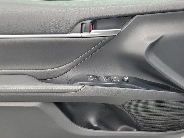 Photo of 2018 White Toyota Camry