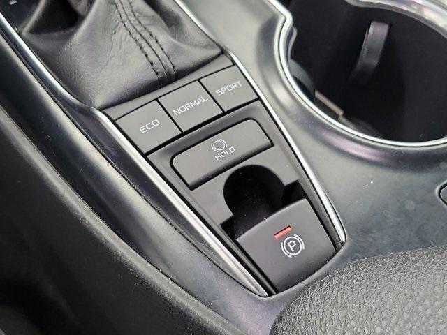 Photo of 2018 White Toyota Camry
