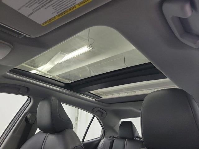 Photo of 2018 White Toyota Camry