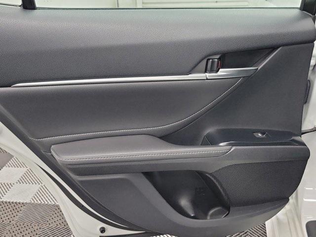 Photo of 2018 White Toyota Camry