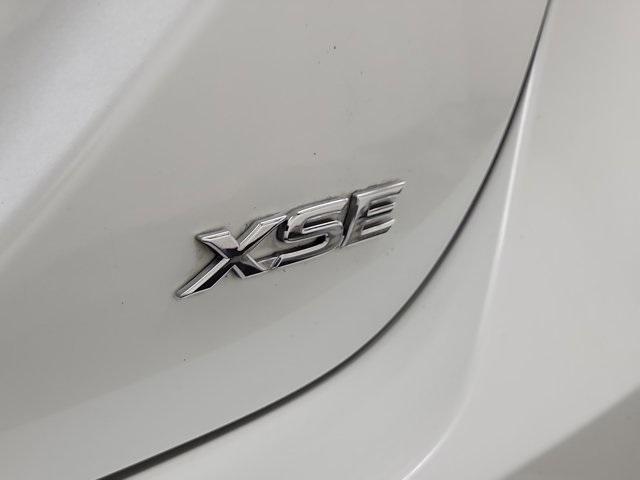Photo of 2018 White Toyota Camry