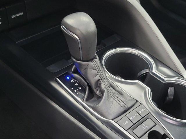 Photo of 2018 White Toyota Camry
