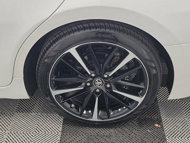 Photo of 2018 White Toyota Camry
