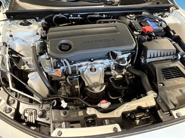 Photo of 2025 Platinum White Pearl Honda Civic