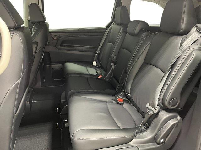 Photo of 2025 Platinum White Pearl Honda Odyssey