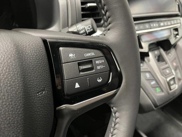 Photo of 2025 Platinum White Pearl Honda Odyssey
