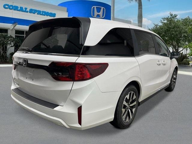 Photo of 2025 Platinum White Pearl Honda Odyssey