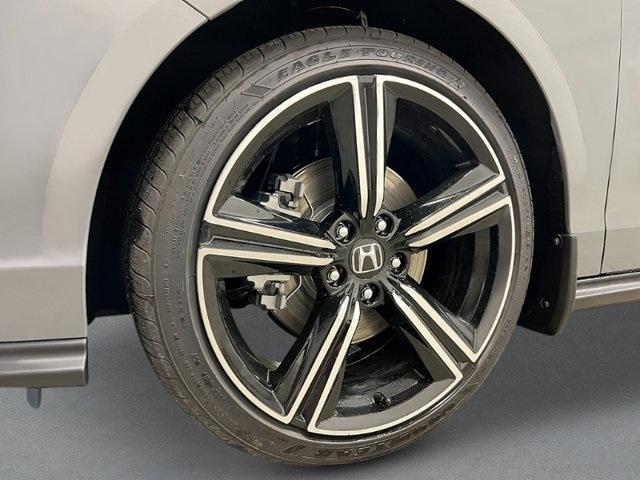 Photo of 2025 Urban Gray Pearl Honda Accord Hybrid