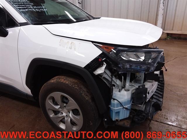 Photo of 2020 Super White Toyota RAV4