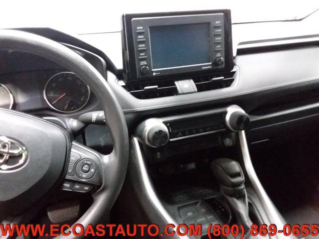 Photo of 2020 Super White Toyota RAV4