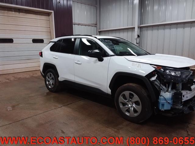 Photo of 2020 Super White Toyota RAV4