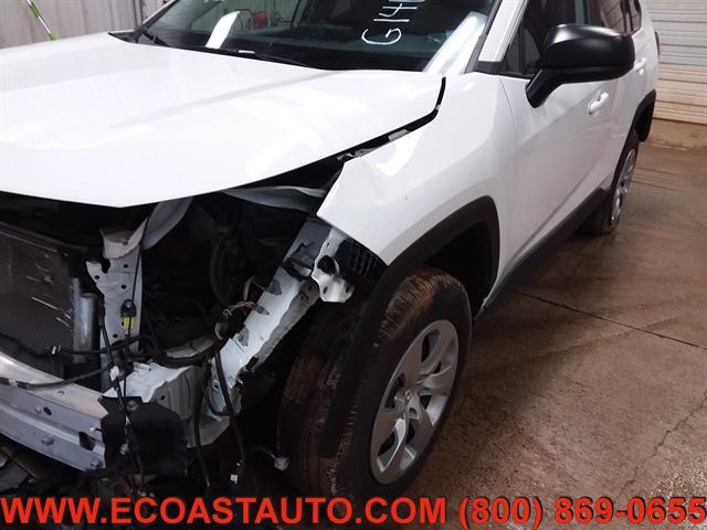 Photo of 2020 Super White Toyota RAV4