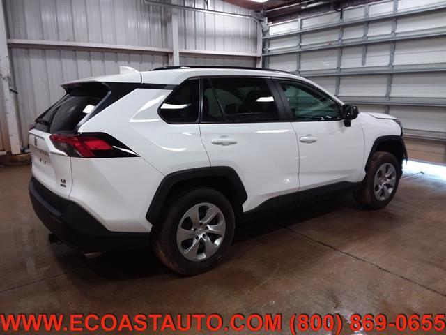 Photo of 2020 Super White Toyota RAV4