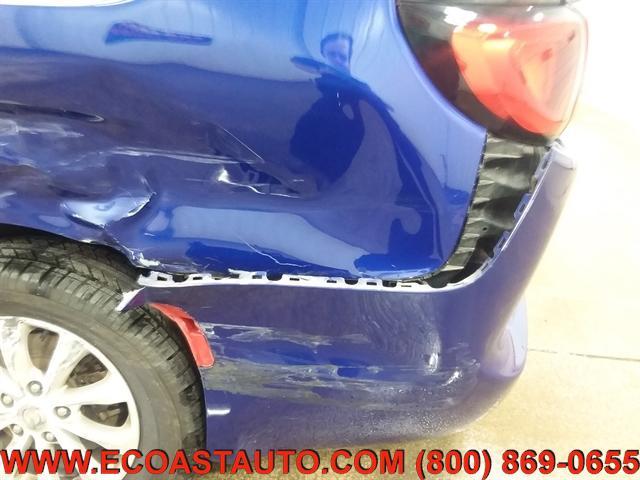 Photo of 2018 Ocean Blue Metallic Chrysler Pacifica